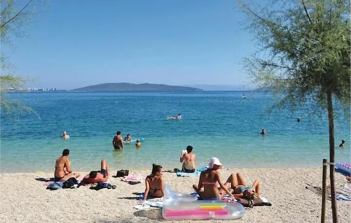 Spacious Apartment Close To The Sea In Split Area Kastela