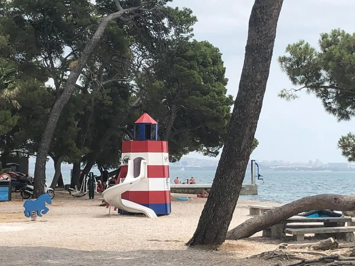 Spacious Apartment Close To The Sea In Split Area Kastela