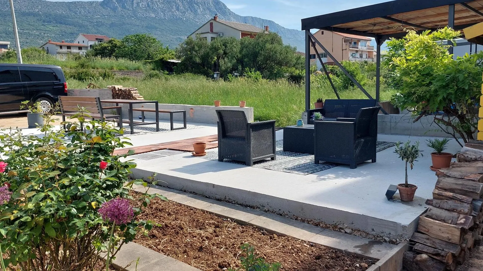 Spacious Apartment Close To The Sea In Split Area Kastela